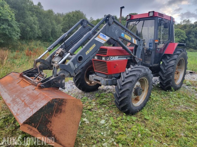 1990 CASE IH 956XL TRAKTOR snøfres 2 skuffer triangelfeste MVA FRI - Traktor: bild 1 1990 CASE IH 956XL TRAKTOR snøfres 2 skuffer triangelfeste MVA FRI - Traktor: bild 1