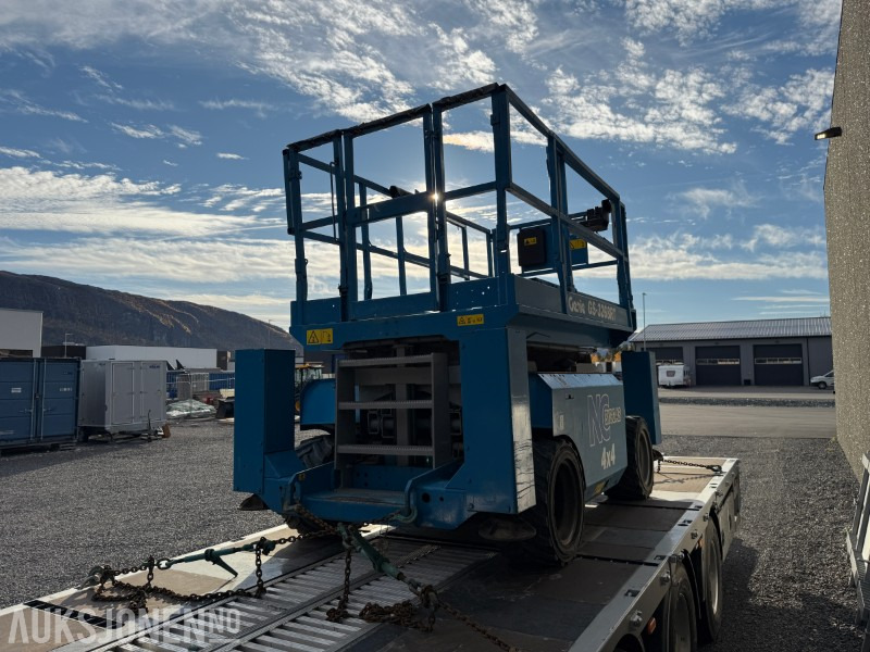 2004 Genie GS-3268R - Sakselift - 4x4 - 4152kg - 3734ti - Lift: bild 4 2004 Genie GS-3268R - Sakselift - 4x4 - 4152kg - 3734ti - Lift: bild 4