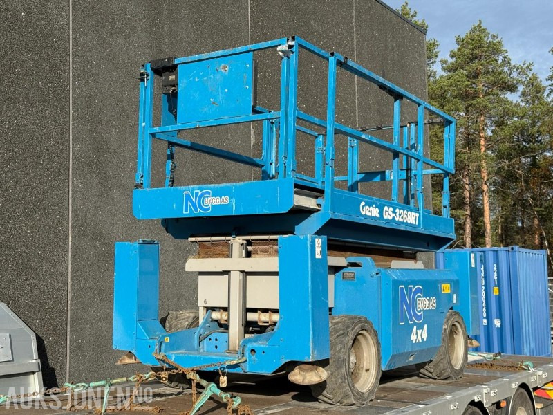 2004 Genie GS-3268R - Sakselift - 4x4 - 4152kg - 3734ti - Lift: bild 1 2004 Genie GS-3268R - Sakselift - 4x4 - 4152kg - 3734ti - Lift: bild 1