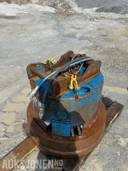 2006 DYNASET hydraulisk Magnet generator - S60 - Entreprenadutrustning: bild 2 2006 DYNASET hydraulisk Magnet generator - S60 - Entreprenadutrustning: bild 2
