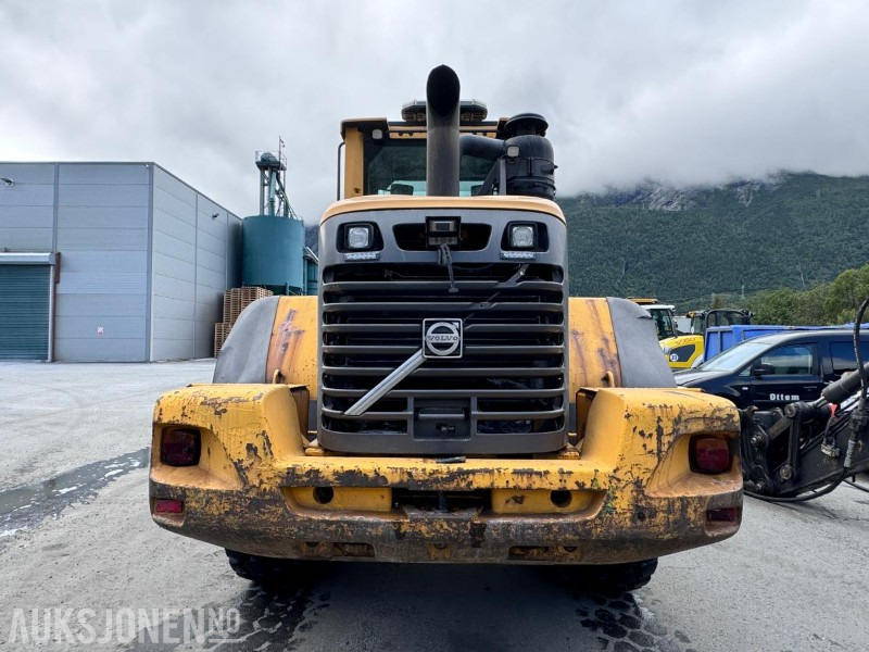 2009 Volvo L90F Hjullaster - Spakstyring - 2,3 m3 grusskuffe - Vekt - Sentralsmøring - Hjullastare: bild 5 2009 Volvo L90F Hjullaster - Spakstyring - 2,3 m3 grusskuffe - Vekt - Sentralsmøring - Hjullastare: bild 5