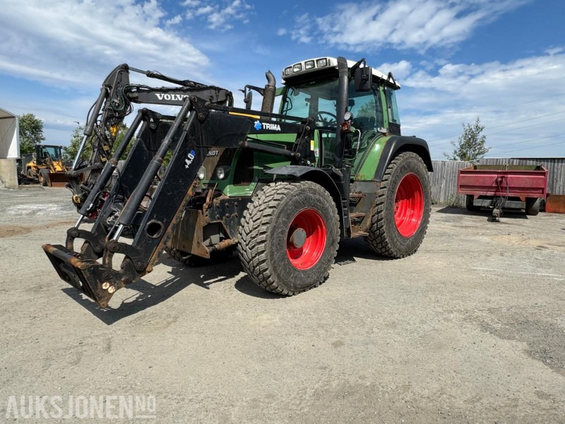 2010 Fendt 412 Vario traktor m/Trima frontlaster –9793 t – V-plog + ekstra hjulsett inkl. - Traktor: bild 1 2010 Fendt 412 Vario traktor m/Trima frontlaster –9793 t – V-plog + ekstra hjulsett inkl. - Traktor: bild 1