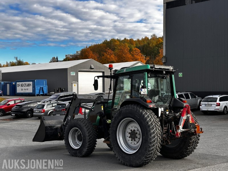 2012 Valtra 8670 med Ålö Valtra 35 Euro/SMS 3rd ESD frontlaster - Traktor: bild 3 2012 Valtra 8670 med Ålö Valtra 35 Euro/SMS 3rd ESD frontlaster - Traktor: bild 3