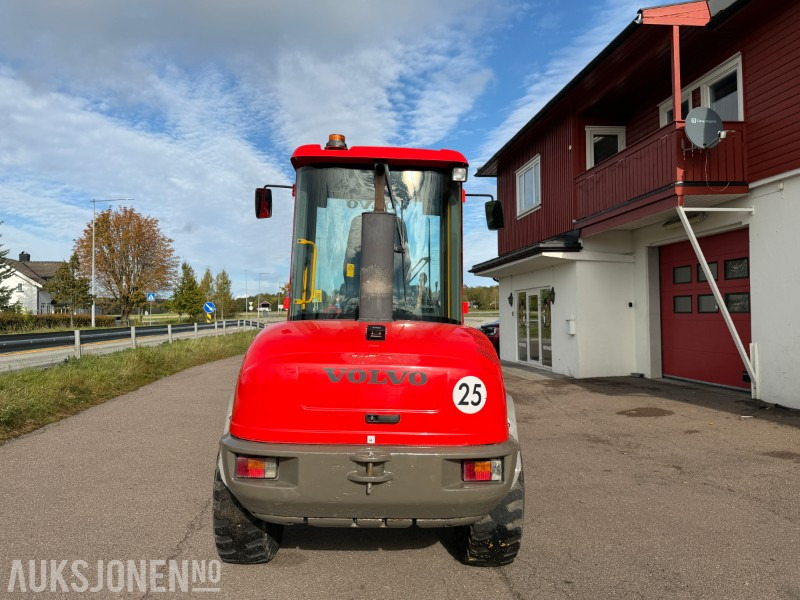 2013 Volvo L30B-Z7X Hjullaster - 6650kg - Ryggekamera - Universalskuff - Pallegafler - Hjullastare: bild 4 2013 Volvo L30B-Z7X Hjullaster - 6650kg - Ryggekamera - Universalskuff - Pallegafler - Hjullastare: bild 4