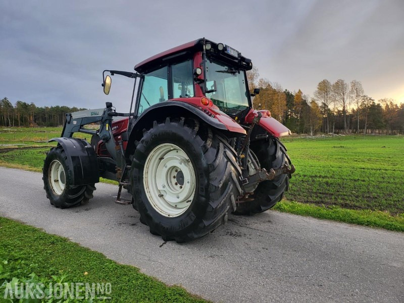 2015 Valtra N163 - Traktor med frontlaster - Traktor: bild 2 2015 Valtra N163 - Traktor med frontlaster - Traktor: bild 2