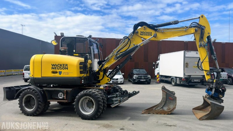 2015 Wacker Neuson EW100 Gravemaskin / Hjulgraver Tiltrotator Pusseskuffe Kabelskuffe 3224 timer - Grävmaskin: bild 3 2015 Wacker Neuson EW100 Gravemaskin / Hjulgraver Tiltrotator Pusseskuffe Kabelskuffe 3224 timer - Grävmaskin: bild 3