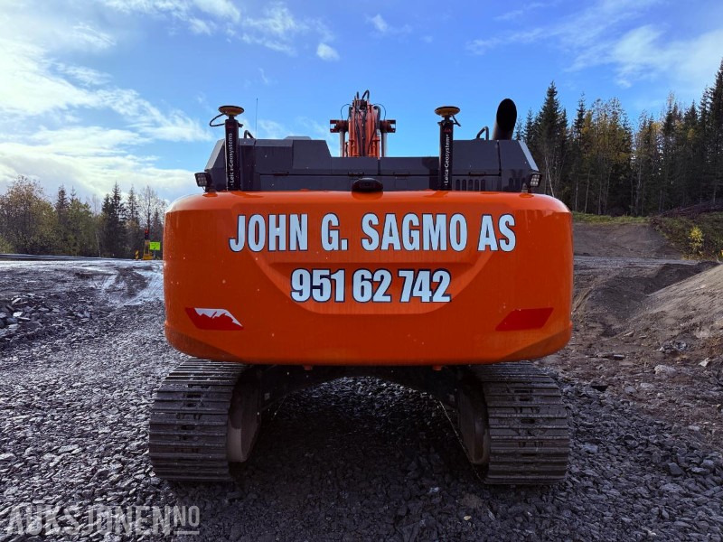 2016 Hitachi ZX300LC-6 Beltegraver - Sentralsmøring, GPS, Engcon tiltrotator og 2 skuffer - Grävmaskin: bild 4 2016 Hitachi ZX300LC-6 Beltegraver - Sentralsmøring, GPS, Engcon tiltrotator og 2 skuffer - Grävmaskin: bild 4