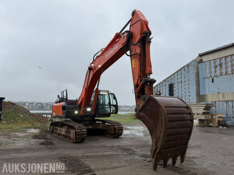 2016 Hitachi ZX350 - GPS - Pusseskuffe - Ripper - Tannskuffe - Grävmaskin: bild 2 2016 Hitachi ZX350 - GPS - Pusseskuffe - Ripper - Tannskuffe - Grävmaskin: bild 2