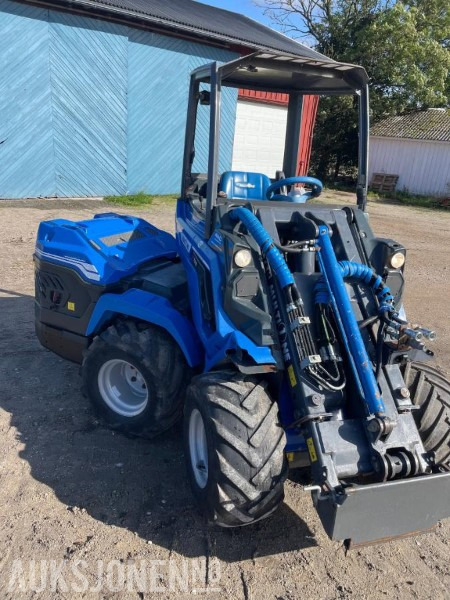 2017 Multione 7.3S minilaster - 4WD. - Kompaktlastare/ Slirstyrda lastare: bild 3 2017 Multione 7.3S minilaster - 4WD. - Kompaktlastare/ Slirstyrda lastare: bild 3