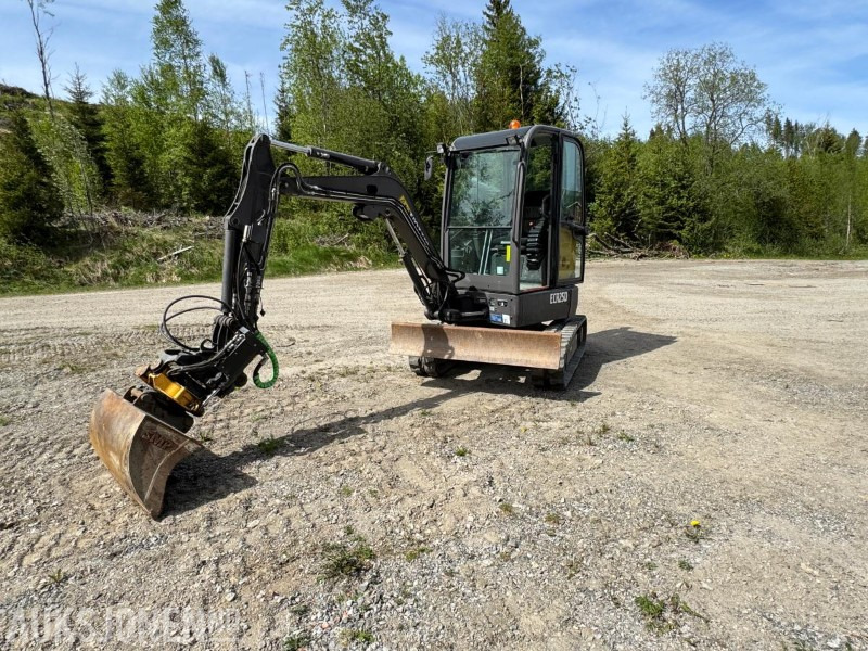 2017 Volvo ECR25D m/Engcon tiltrotator, SE-klype, 3 skuffer, vibroplate, 891 timer, Minigraver - Minigrävmaskin: bild 2 2017 Volvo ECR25D m/Engcon tiltrotator, SE-klype, 3 skuffer, vibroplate, 891 timer, Minigraver - Minigrävmaskin: bild 2