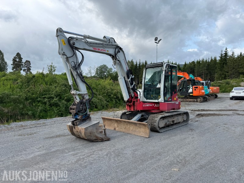 2018 Takeuchi TB280FR – 8,5-tonns gravemaskin med Side-to-Side Boom, tilt, sentralsmøring og 2 skuffer - Grävmaskin: bild 2 2018 Takeuchi TB280FR – 8,5-tonns gravemaskin med Side-to-Side Boom, tilt, sentralsmøring og 2 skuffer - Grävmaskin: bild 2