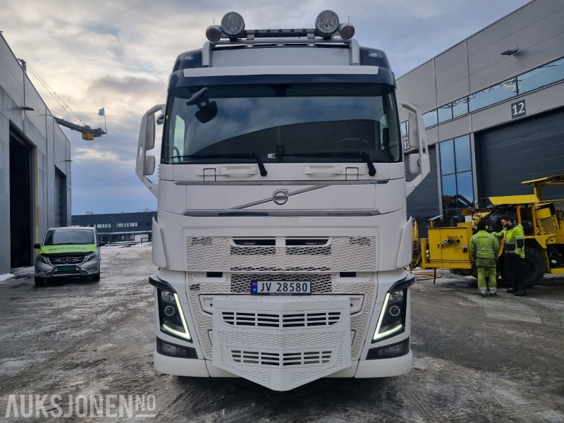 2018 Volvo FH 8X4 kranbil/planbil dobbel styrbar og jib - Kranbil: bild 3 2018 Volvo FH 8X4 kranbil/planbil dobbel styrbar og jib - Kranbil: bild 3