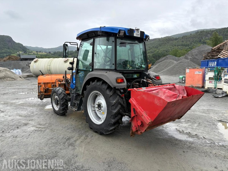 2020 Solis 50 med frontlaster,strøapparat og brøyteskjær - Traktor: bild 3 2020 Solis 50 med frontlaster,strøapparat og brøyteskjær - Traktor: bild 3