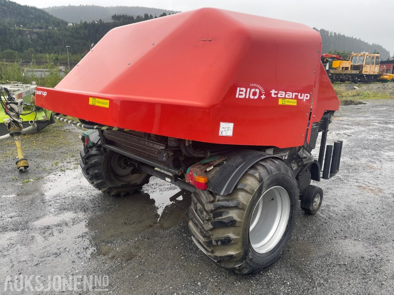 2006 Taarup 6844 Bio+ rundballepresse – 2006-modell - Lantbruksmaskiner: bild 1 2006 Taarup 6844 Bio+ rundballepresse – 2006-modell - Lantbruksmaskiner: bild 1