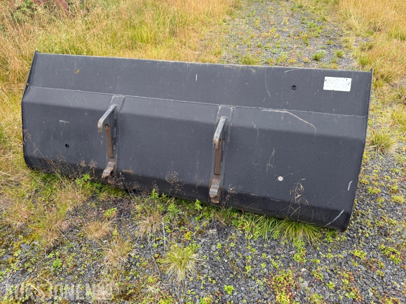 2013 Ålø 220 LV - SMS - Skuffe - Snøskuff - MVA FRI!! - Lantbruksmaskiner: bild 4 2013 Ålø 220 LV - SMS - Skuffe - Snøskuff - MVA FRI!! - Lantbruksmaskiner: bild 4