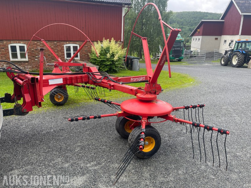 2015 Fransgård TI-6000FL samlerive - Lantbruksmaskiner: bild 1 2015 Fransgård TI-6000FL samlerive - Lantbruksmaskiner: bild 1