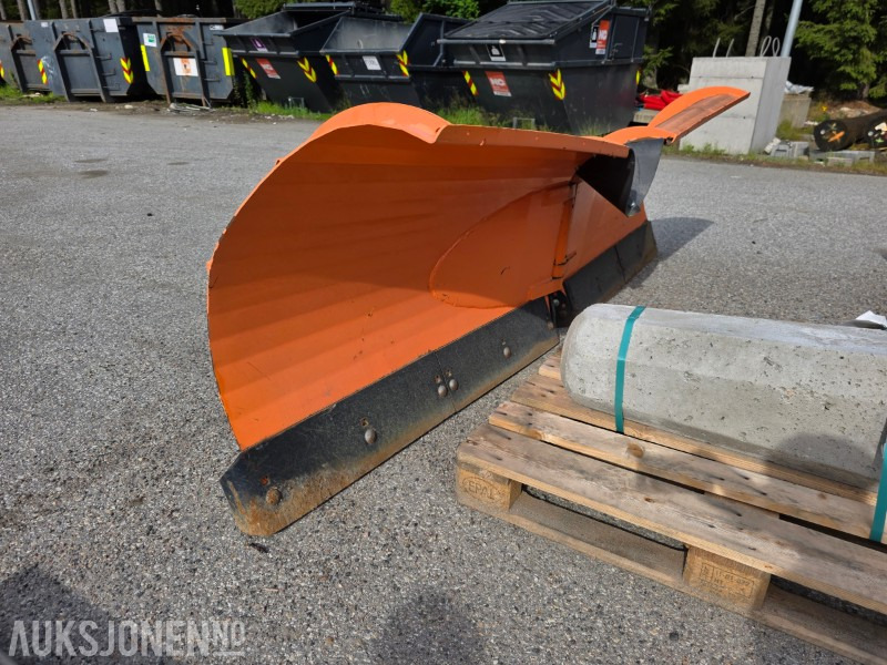 2016 Pronar PUV-2800 V-plog - Lantbruksmaskiner: bild 3 2016 Pronar PUV-2800 V-plog - Lantbruksmaskiner: bild 3