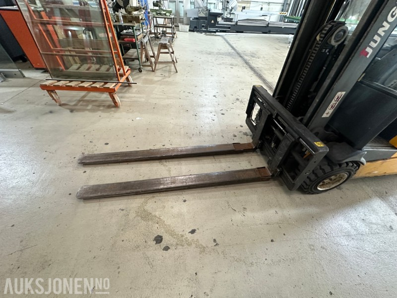 2003 Jungheinrich EFG-VAC20SPG-330ZZ - Materialhanteringsutrustning: bild 4 2003 Jungheinrich EFG-VAC20SPG-330ZZ - Materialhanteringsutrustning: bild 4