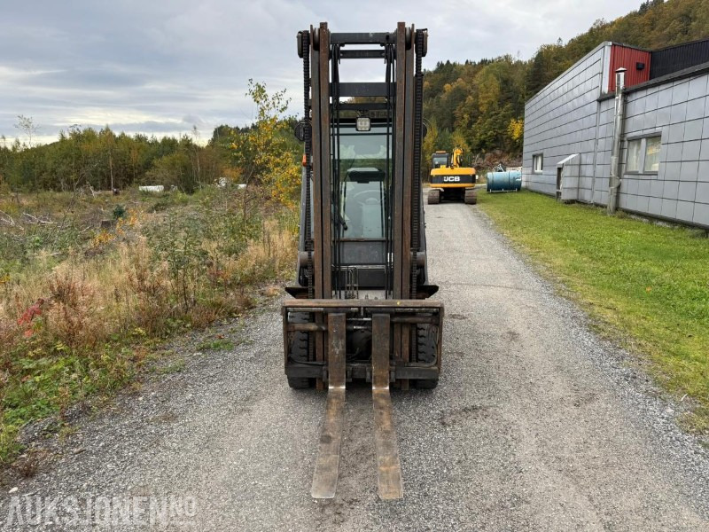 2010 Nissan Y1D2A25Q dieseltruck – 2,5 tonn, 4 m løftehøyde - Materialhanteringsutrustning: bild 3 2010 Nissan Y1D2A25Q dieseltruck – 2,5 tonn, 4 m løftehøyde - Materialhanteringsutrustning: bild 3