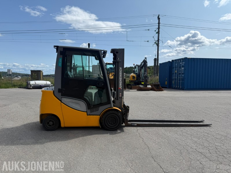 2017 Jungheinrich DFG 320S dieseldrevet motvektstruck med gaffelforlengere - Materialhanteringsutrustning: bild 2 2017 Jungheinrich DFG 320S dieseldrevet motvektstruck med gaffelforlengere - Materialhanteringsutrustning: bild 2