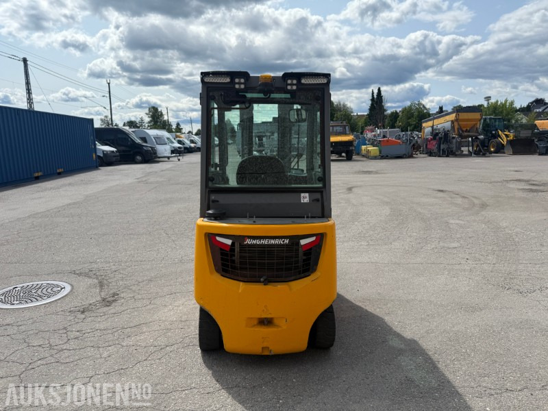 2017 Jungheinrich DFG 320S dieseldrevet motvektstruck med gaffelforlengere - Materialhanteringsutrustning: bild 4 2017 Jungheinrich DFG 320S dieseldrevet motvektstruck med gaffelforlengere - Materialhanteringsutrustning: bild 4