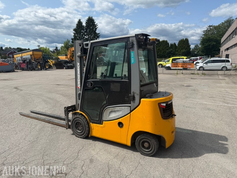 2017 Jungheinrich DFG 320S dieseldrevet motvektstruck med gaffelforlengere - Materialhanteringsutrustning: bild 5 2017 Jungheinrich DFG 320S dieseldrevet motvektstruck med gaffelforlengere - Materialhanteringsutrustning: bild 5
