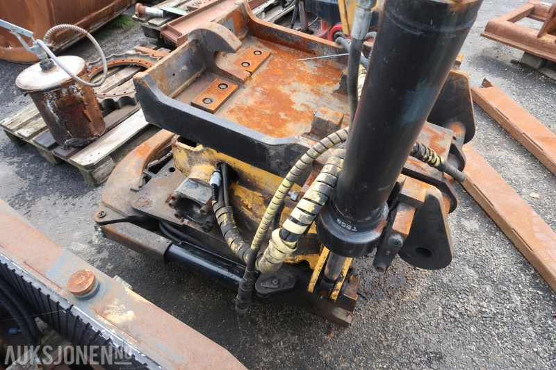 2007 Engcon Tiltrotator med B27 feste - 2 slanger - låsekassett - Tillbehör för Byggmaskiner: bild 3 2007 Engcon Tiltrotator med B27 feste - 2 slanger - låsekassett - Tillbehör för Byggmaskiner: bild 3