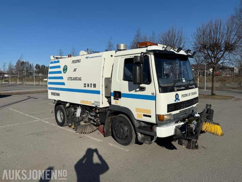 1997 DAF 45 180 TI feiebil, tilhengerfeste, nytt sug, kamera, ekstralys - Utility/ Specialfordon: bild 3 1997 DAF 45 180 TI feiebil, tilhengerfeste, nytt sug, kamera, ekstralys - Utility/ Specialfordon: bild 3