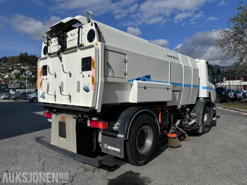 2006 Scania P340 DB - 4X2 - HNA Feiebil - Gått kun 99.688 km - Utility/ Specialfordon: bild 4 2006 Scania P340 DB - 4X2 - HNA Feiebil - Gått kun 99.688 km - Utility/ Specialfordon: bild 4