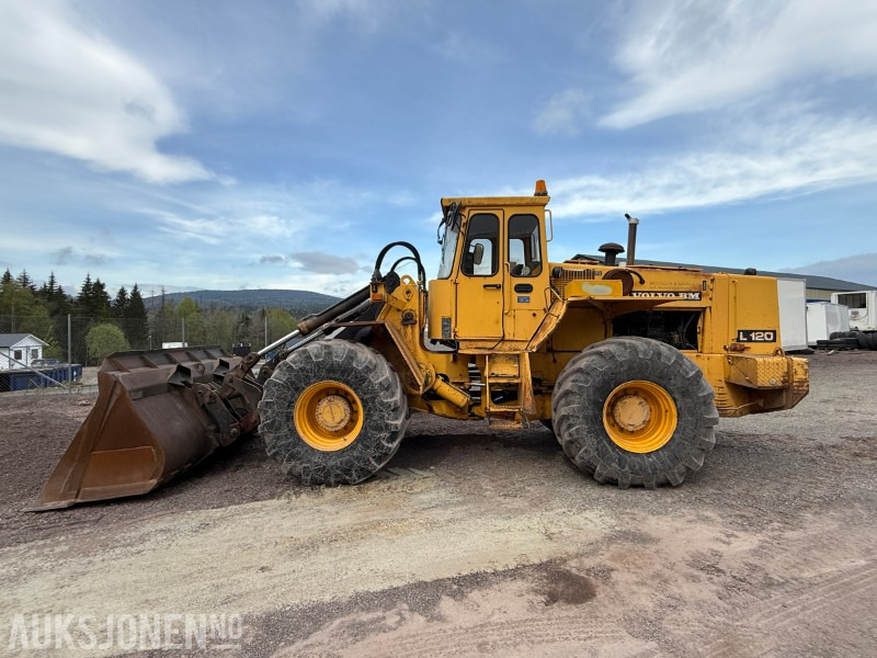 Volvo L120 Hjullaster - 4x4 - Gjerstad 2900L skuff - Nylig byttet dekk - Vekt montert - Hjullastare: bild 3 Volvo L120 Hjullaster - 4x4 - Gjerstad 2900L skuff - Nylig byttet dekk - Vekt montert - Hjullastare: bild 3