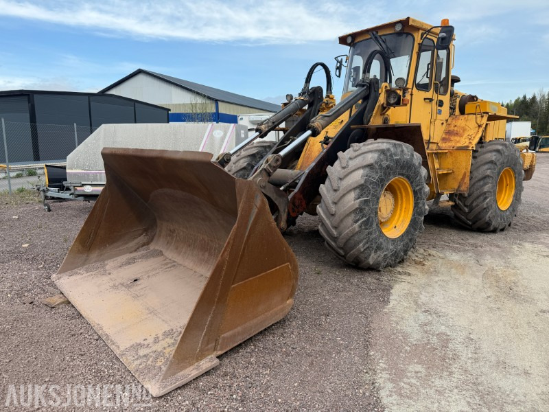 Volvo L120 Hjullaster - 4x4 - Gjerstad 2900L skuff - Nylig byttet dekk - Vekt montert - Hjullastare: bild 2 Volvo L120 Hjullaster - 4x4 - Gjerstad 2900L skuff - Nylig byttet dekk - Vekt montert - Hjullastare: bild 2