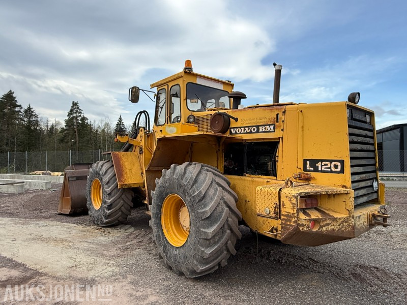 Volvo L120 Hjullaster - 4x4 - Gjerstad 2900L skuff - Nylig byttet dekk - Vekt montert - Hjullastare: bild 4 Volvo L120 Hjullaster - 4x4 - Gjerstad 2900L skuff - Nylig byttet dekk - Vekt montert - Hjullastare: bild 4