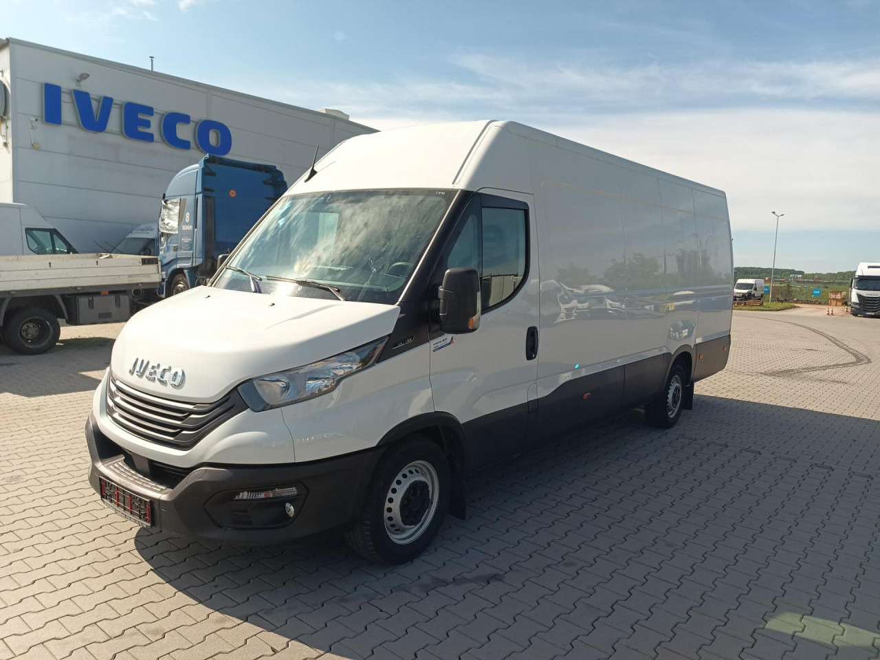 IVECO Daily 35S16V - Skåpbil: bild 1 IVECO Daily 35S16V - Skåpbil: bild 1