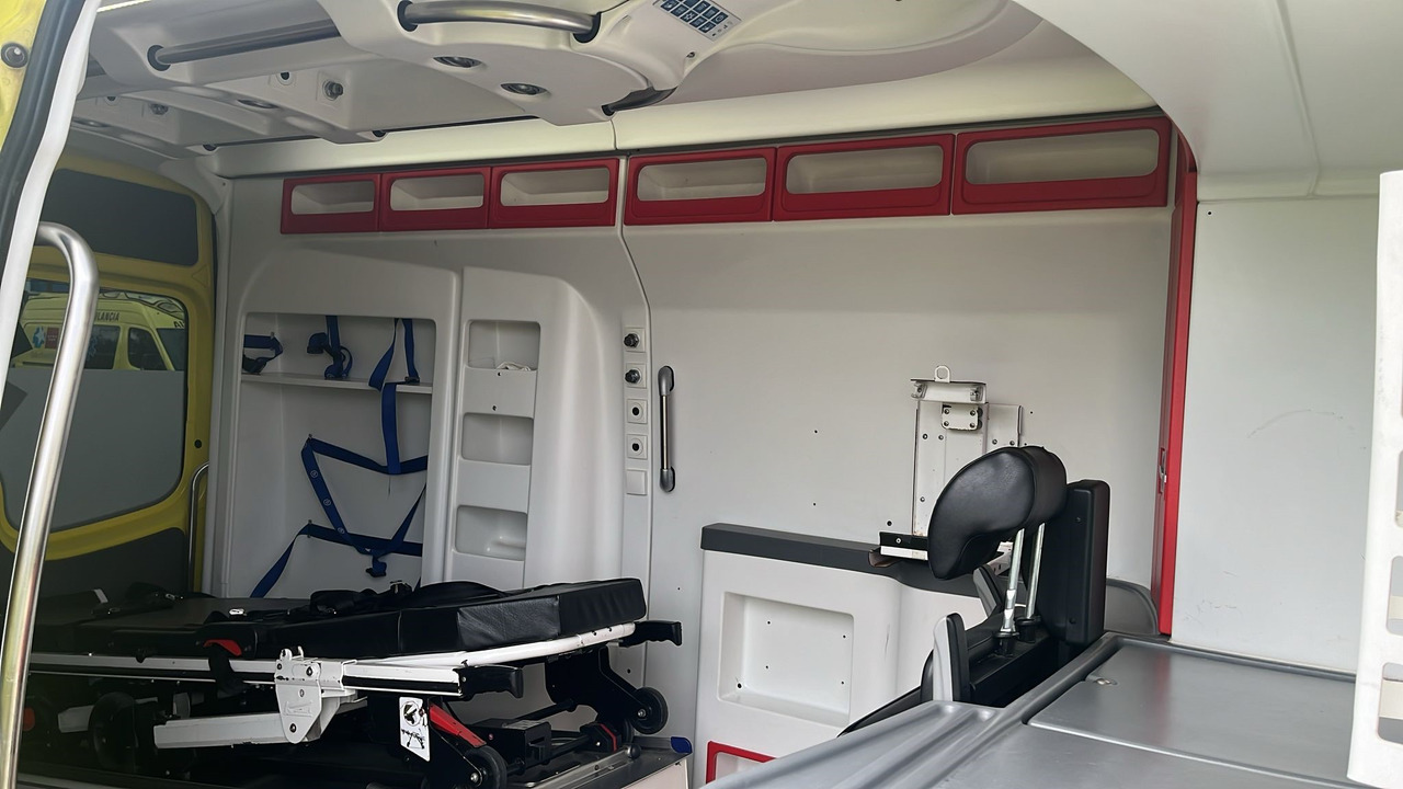 Mercedes Benz AMBULANCE Lot of 10 units Sprinter 313 CDI Automatic - Utility/ Specialfordon: bild 5 Mercedes Benz AMBULANCE Lot of 10 units Sprinter 313 CDI Automatic - Utility/ Specialfordon: bild 5
