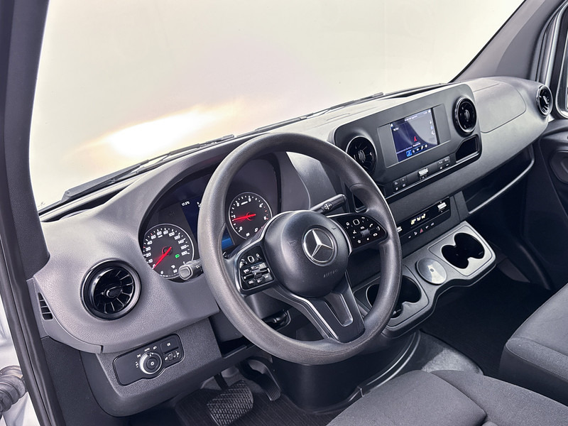 Mercedes-Benz Sprinter 314 2.2 CDI L2H2 Inrichting 220v omvormer Geveerde stoel Navigatie Camera Cruise control - Skåpbil: bild 5 Mercedes-Benz Sprinter 314 2.2 CDI L2H2 Inrichting 220v omvormer Geveerde stoel Navigatie Camera Cruise control - Skåpbil: bild 5