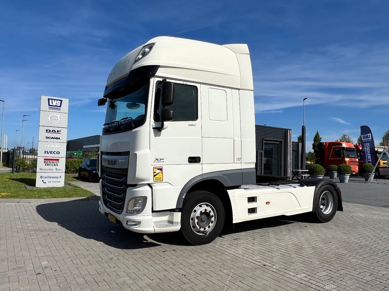 DAF XF 460 4x2 Trekker SSC / 2x Tank / full spoiler - Dragbil: bild 1 DAF XF 460 4x2 Trekker SSC / 2x Tank / full spoiler - Dragbil: bild 1