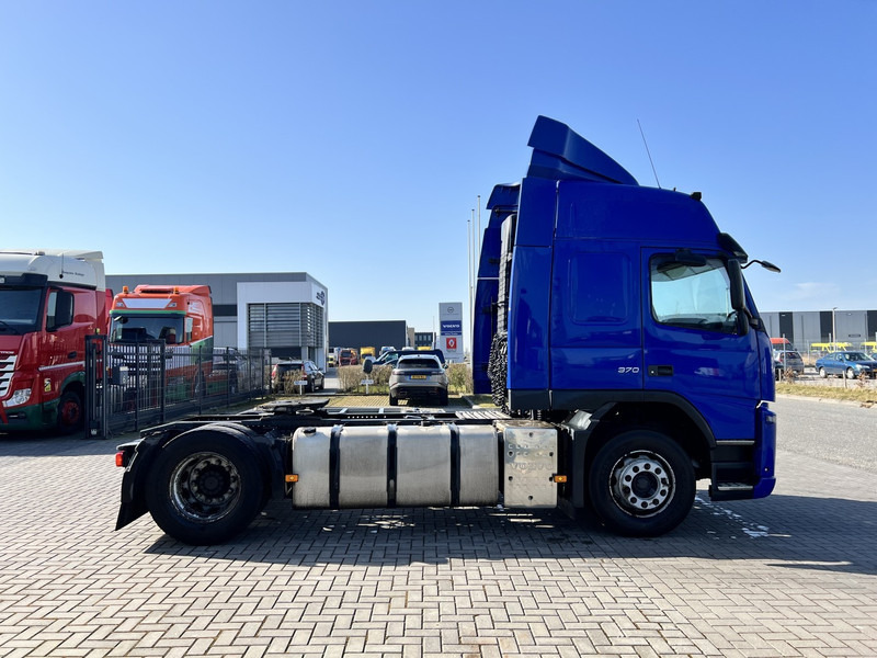 Volvo FM 370 4x2 trekker Globetrotter / Euro 5 /NEW TUV - Dragbil: bild 4 Volvo FM 370 4x2 trekker Globetrotter / Euro 5 /NEW TUV - Dragbil: bild 4