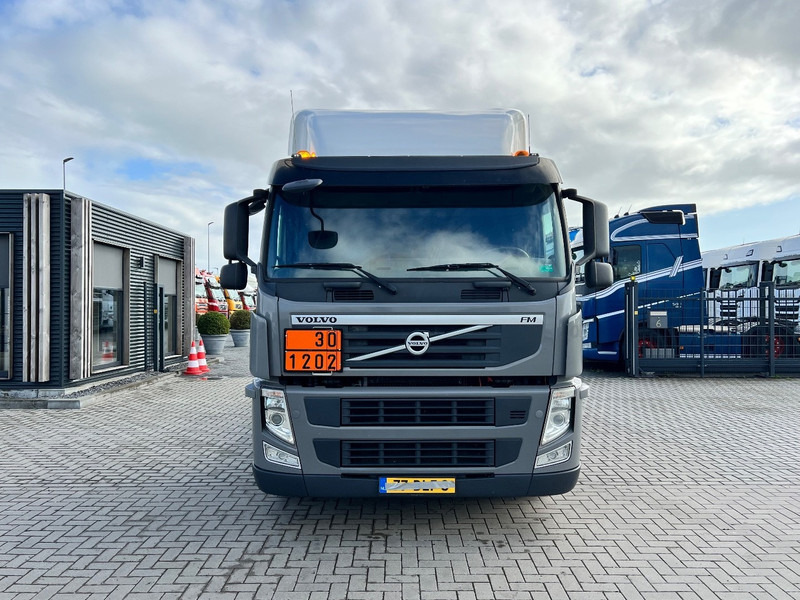 Volvo FM 410 6x2 Trekker ADR / Only 672.000km / Full Air / Euro 5 - Dragbil: bild 2 Volvo FM 410 6x2 Trekker ADR / Only 672.000km / Full Air / Euro 5 - Dragbil: bild 2