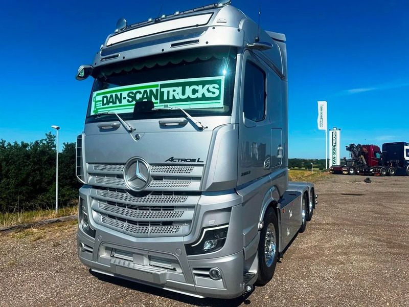 Mercedes-Benz Actros 2653 Special Interior. 6x2 3250mm weelbase. Air / Air suspension. hydr. syatem. Invertor. Micro wave. - Dragbil: bild 4 Mercedes-Benz Actros 2653 Special Interior. 6x2 3250mm weelbase. Air / Air suspension. hydr. syatem. Invertor. Micro wave. - Dragbil: bild 4