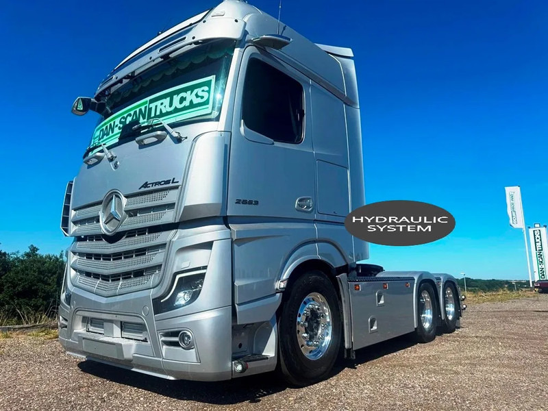 Mercedes-Benz Actros 2653 Special Interior. 6x2 3250mm weelbase. Air / Air suspension. hydr. syatem. Invertor. Micro wave. - Dragbil: bild 1 Mercedes-Benz Actros 2653 Special Interior. 6x2 3250mm weelbase. Air / Air suspension. hydr. syatem. Invertor. Micro wave. - Dragbil: bild 1