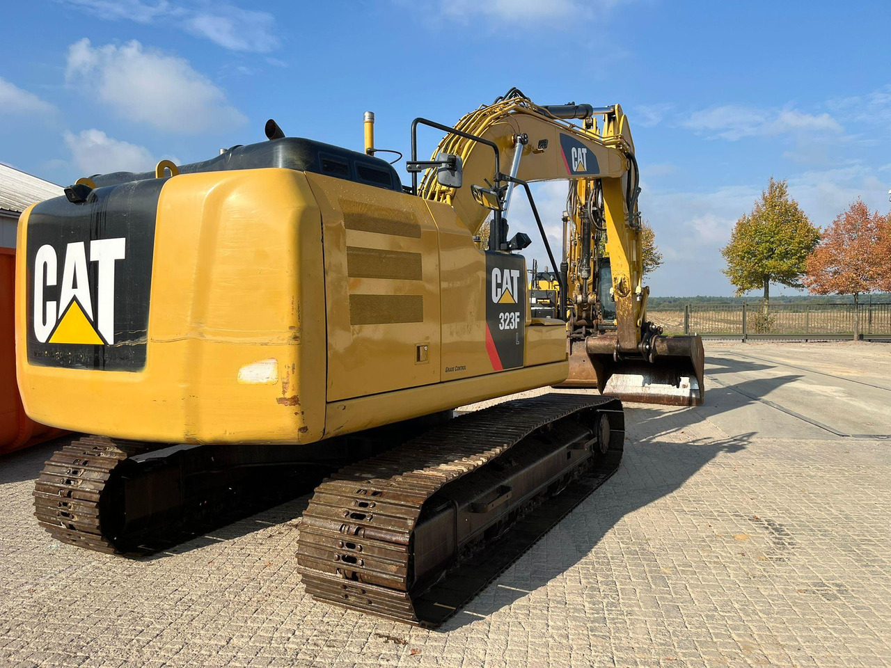 Caterpillar 323FL - Bandgrävare: bild 1 Caterpillar 323FL - Bandgrävare: bild 1