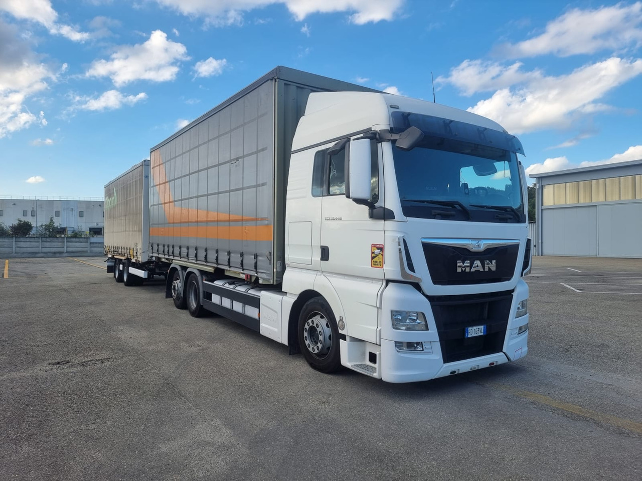 AUTOCARRO PORTACASSE - 2016 - 781000 km MAN TGX 26.440 6x2 - Kapellbil, Kapellsläp: bild 1 AUTOCARRO PORTACASSE - 2016 - 781000 km MAN TGX 26.440 6x2 - Kapellbil, Kapellsläp: bild 1