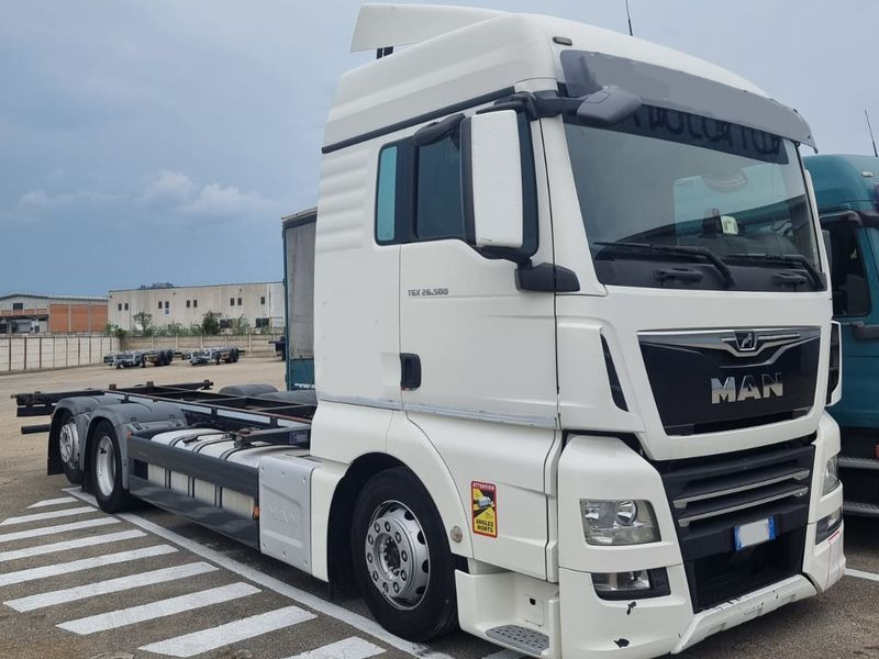 Motrice MAN TGX 6x2 MAN TGX 26.500 - Containerbil/ Växelflak lastbil: bild 1 Motrice MAN TGX 6x2 MAN TGX 26.500 - Containerbil/ Växelflak lastbil: bild 1