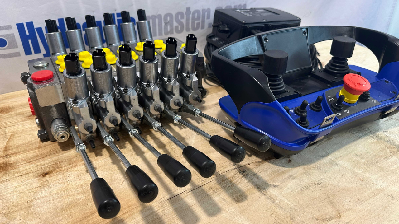 Set Scanreco RC400 with Walvoil DPX100 Komatsu Forest, Ponsse, Fassi, Palfinger - Skogsvagn: bild 3 Set Scanreco RC400 with Walvoil DPX100 Komatsu Forest, Ponsse, Fassi, Palfinger - Skogsvagn: bild 3