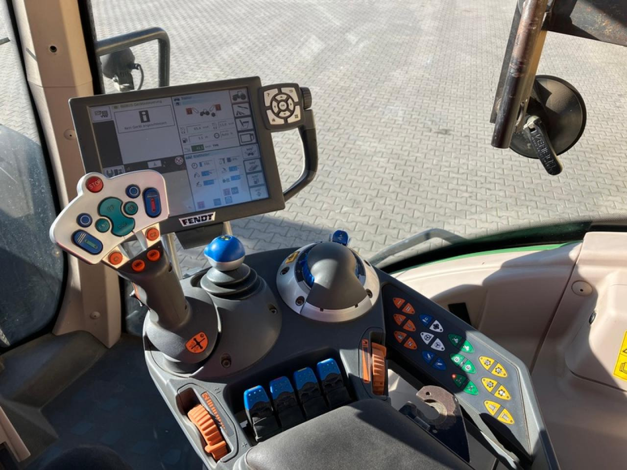 Traktor Fendt VARIO 826: bild 8 Traktor Fendt VARIO 826: bild 8