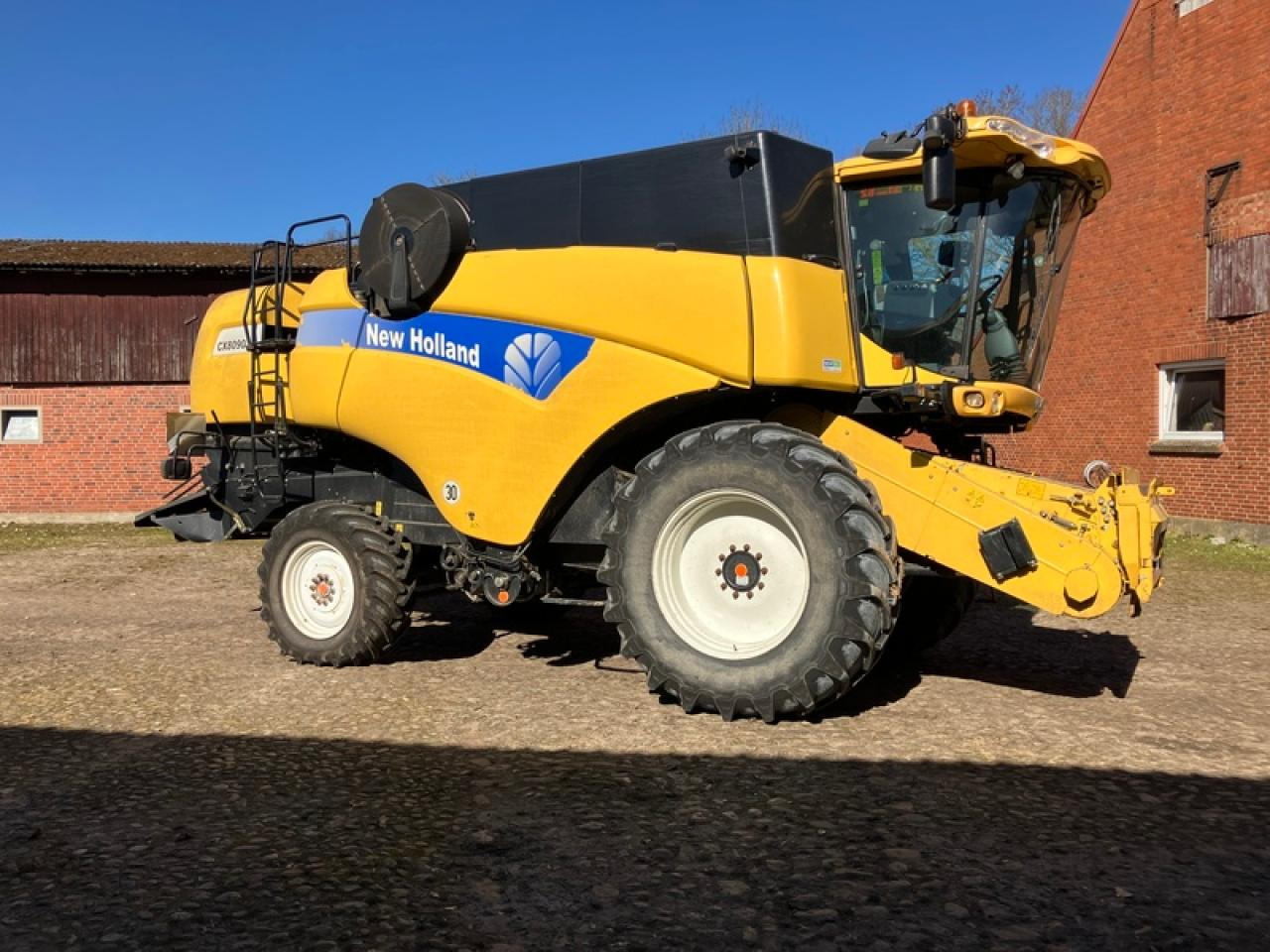 New Holland CX 8090 ALLRAD - Skördetröska: bild 1 New Holland CX 8090 ALLRAD - Skördetröska: bild 1