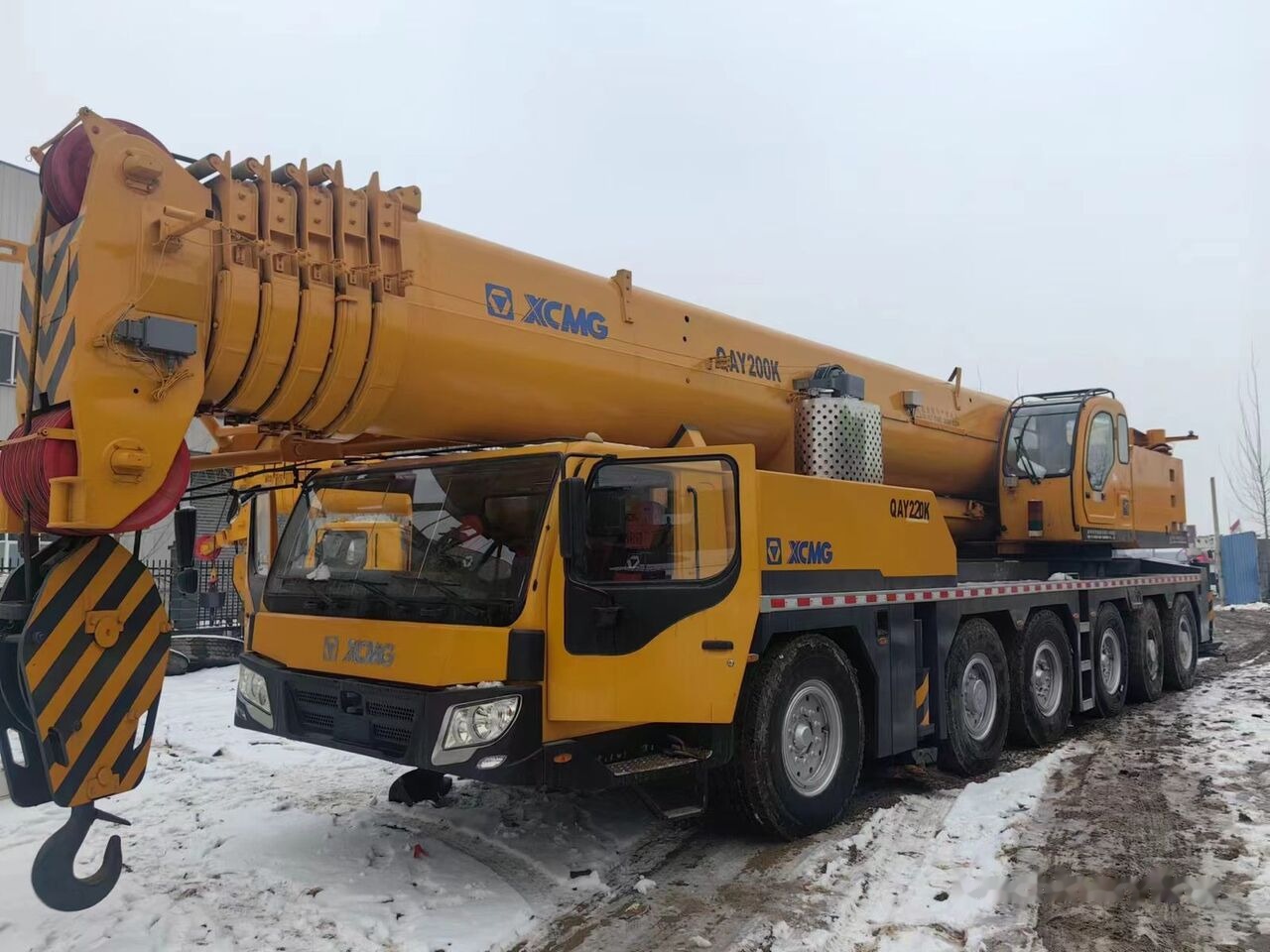 XCMG QAY200 truck crane 25 50 70 80 100 200 mobile crane for sale - Mobilkran: bild 2 XCMG QAY200 truck crane 25 50 70 80 100 200 mobile crane for sale - Mobilkran: bild 2