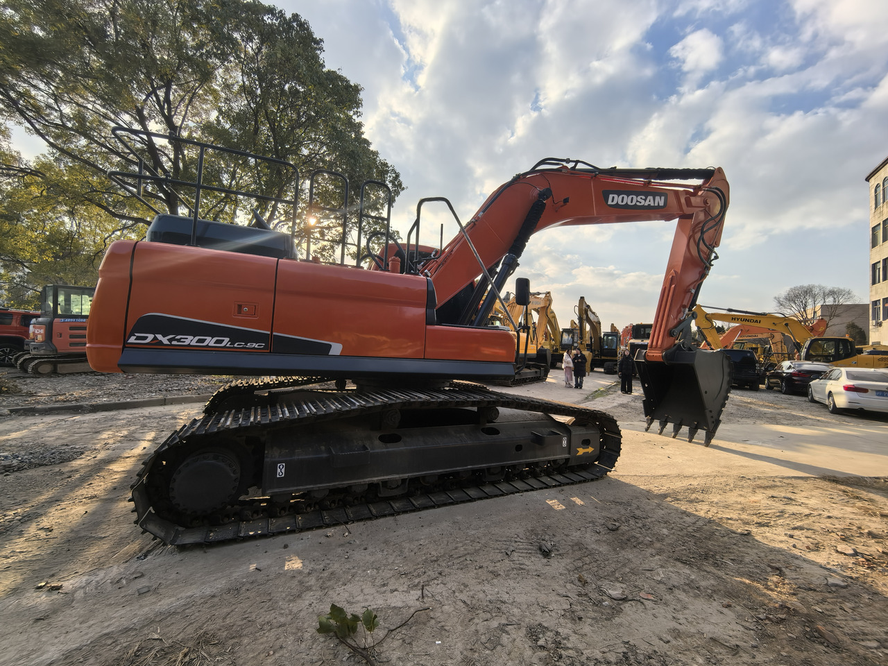 Doosan DX300LC Crawler Excavator - Bandgrävare: bild 2 Doosan DX300LC Crawler Excavator - Bandgrävare: bild 2