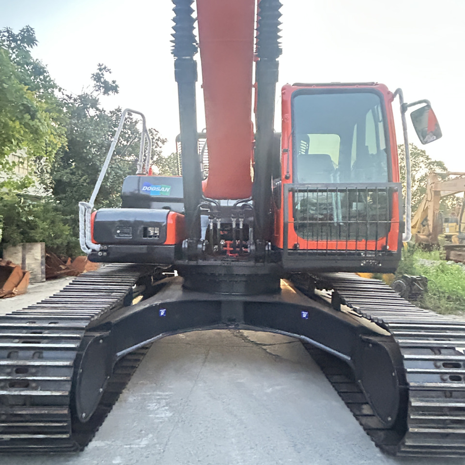 Doosan Dx300LC-9C Crawler Excavator - Bandgrävare: bild 2 Doosan Dx300LC-9C Crawler Excavator - Bandgrävare: bild 2