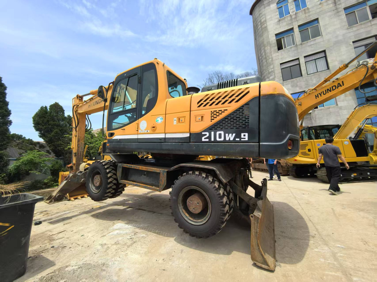 Hyundai 210w-9 wheel excavator - Grävmaskin på däck: bild 2 Hyundai 210w-9 wheel excavator - Grävmaskin på däck: bild 2